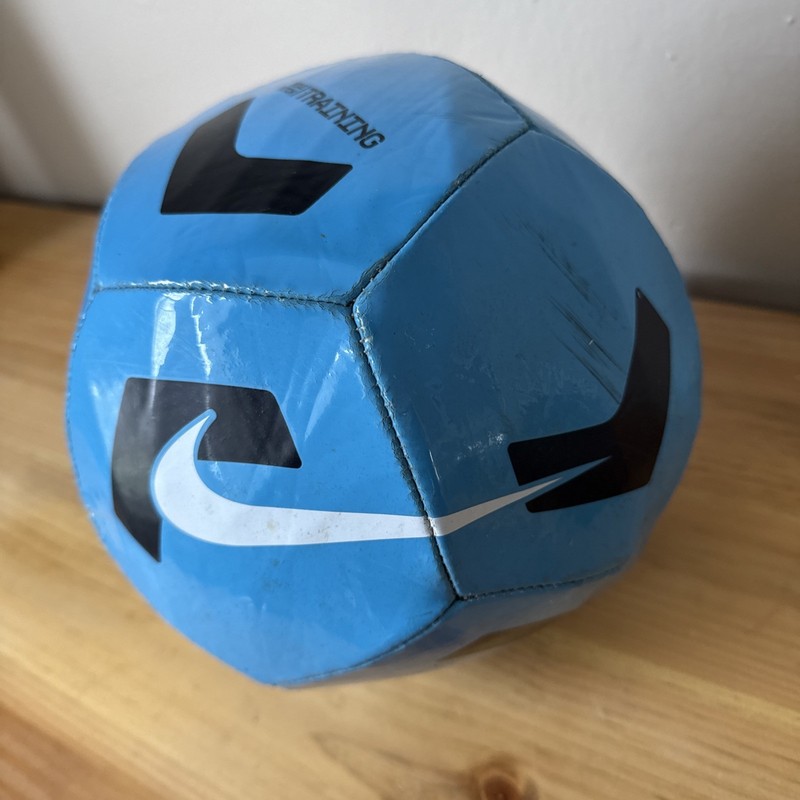 Nike Pitch Training Soccer Ball Size 5 gallery