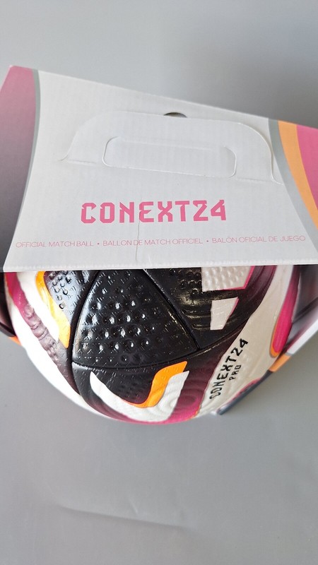 ADIDAS CONEXTZ4 PRO OFFICIAL MATCH SOCCER BALL, Size 5 BRAND NEW gallery