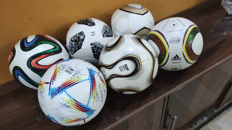 Lot of 6 Official Adidas Soccer Balls Size 5 Training Match Footballs gallery