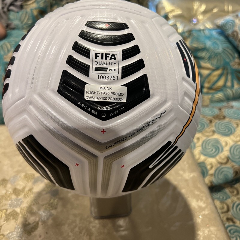 100% Authentic Nike 2021 USA Crest Flight Elite Match Ball (CW5497-100) Size (5) gallery