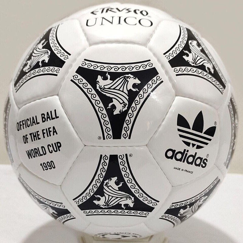 OFFICIAL S0CCER MATCH BALL WORD CUP 1990