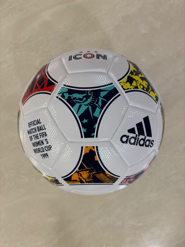 SOCCER BALL-ADIDAS-ICON-S.5-OFFICIAL MATCH BALL OF FIFA WOMAN’S W/CUP 1999-NEW-