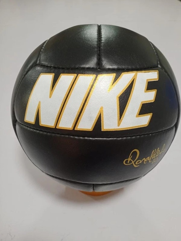 Nike Ronaldinho R10 Gaucho Match Ball Size 5 100% leather