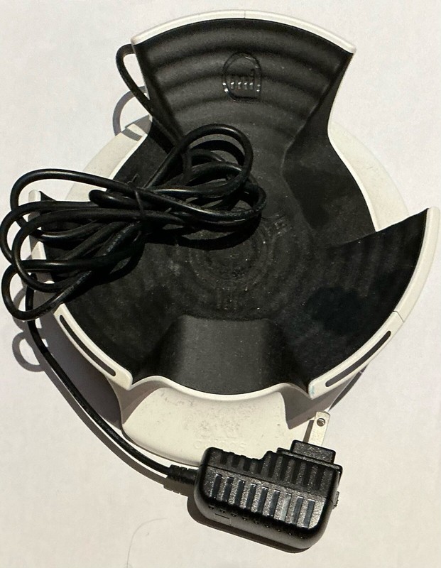 Adidas miCoach Smart Ball G83963 Charging stand W/ Manual USED