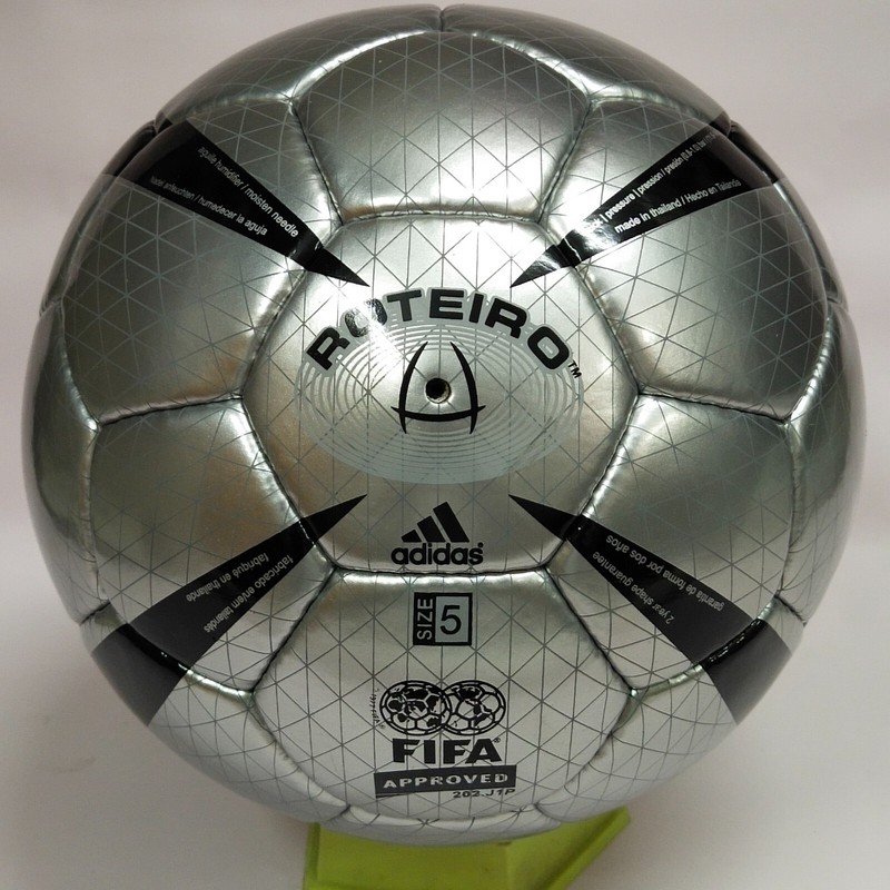 New ADIDAS ROTEIRO Euro Cup 2004 Portugal Soccer Ball Match Ball Size 5