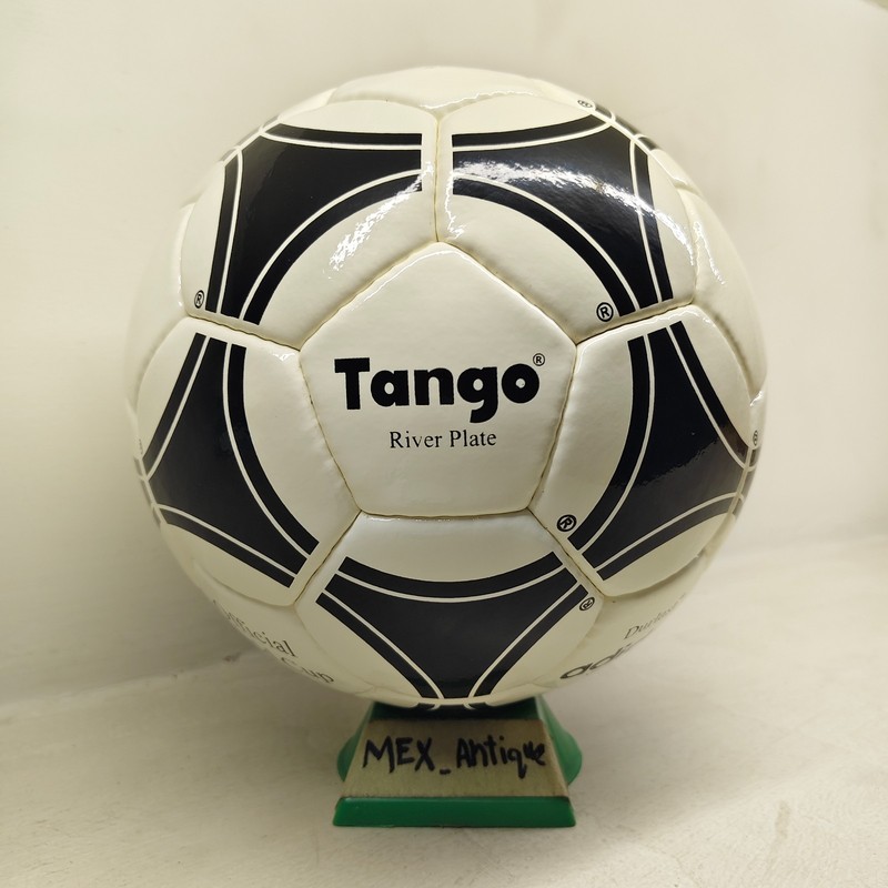 Adidas Tango River plate – Official Match Ball – FIFA World Cup 1978 – Size 5