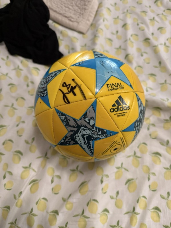 ☆LOOK☆ 2ADIDAS UCL FINAL CARDIFF 2017 OFFICIAL MATCH BALL Autographed