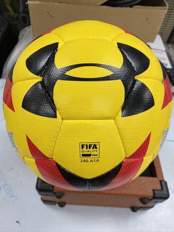 UNDER ARMOUR DESAFIO NASL SOCCER MATCH BALL FIFA SZ5 SUPER RARE NEW YELLOW OFFI gallery