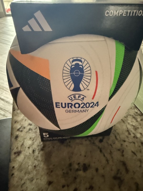 New ADIDAS EURO 24 COMPETITON Soccer BALL FIFA Size 5