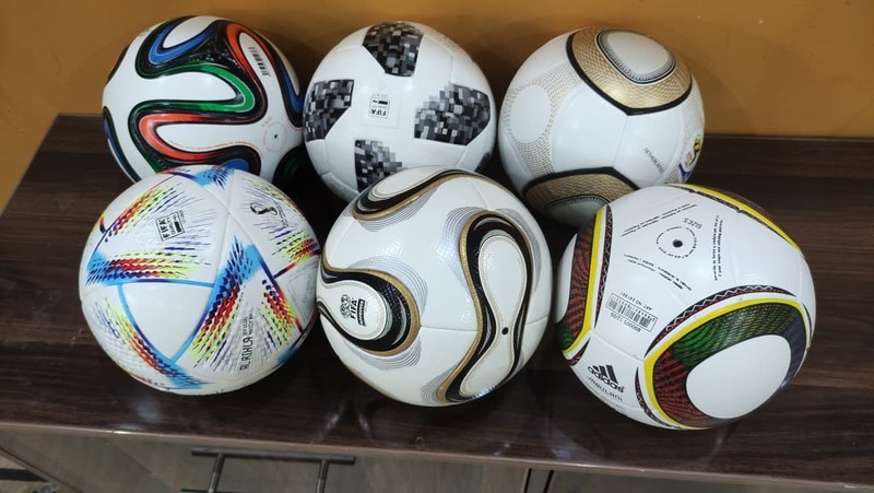 Lot of 6 Official Adidas Soccer Balls Size 5 Training Match Footballs gallery