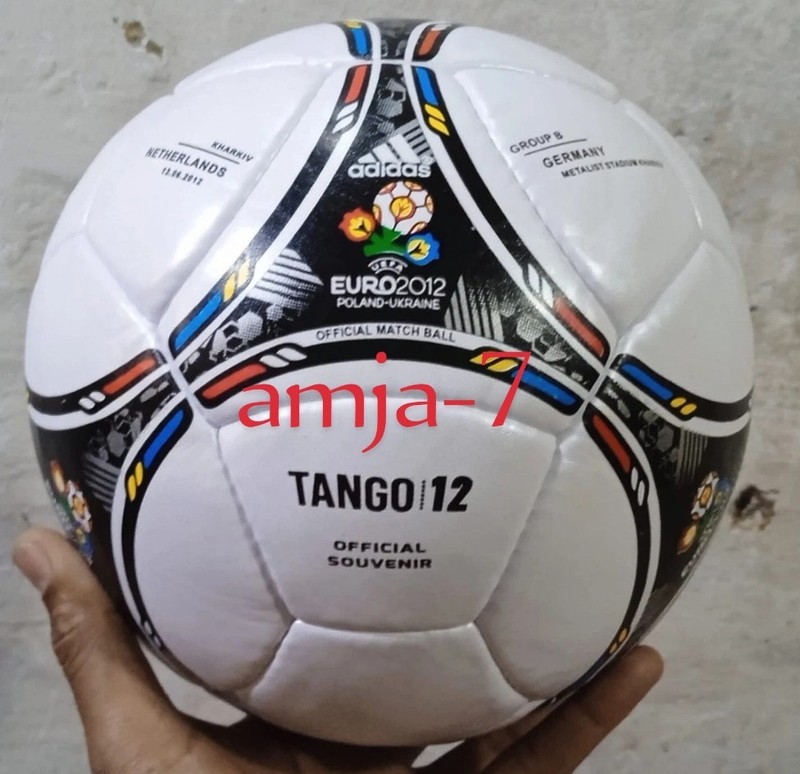 ADIDAS TANGO 12 OFFICIAL SOUVENIR MATCH SOCCER BALL UEFA EURO 2012 CUP SIZE 5