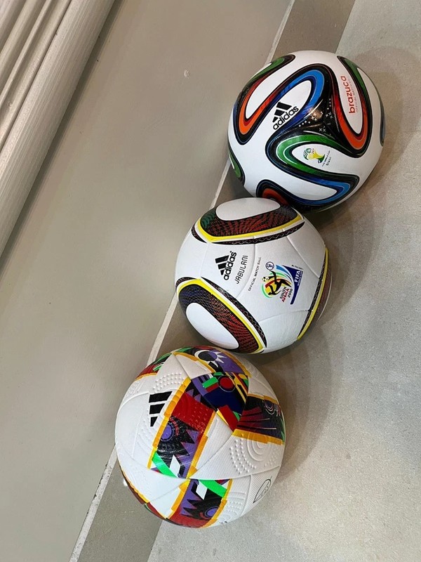 Adidas Brazuca 2014 + Jabulani 2010 + MLS Pro Official Match Soccer Balls – Size gallery