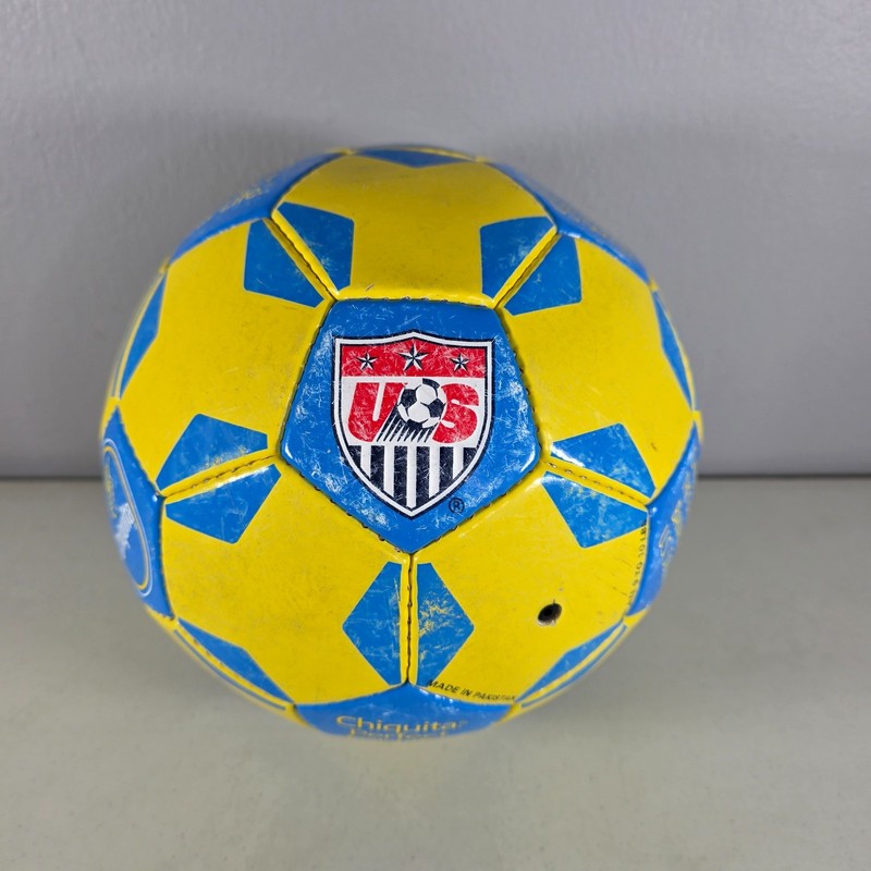Chiquita Soccer Ball • 2004 Limited Edition Full Size • US Soccer Promo • Flaws