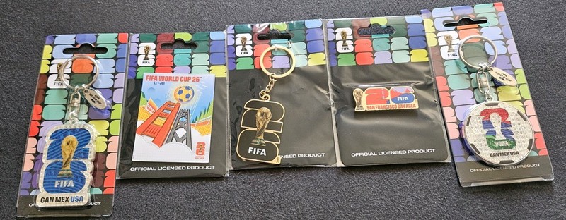 FIFA World Cup 2026 Set - 3 Keyrings + Pin + Magnet Official Licensed