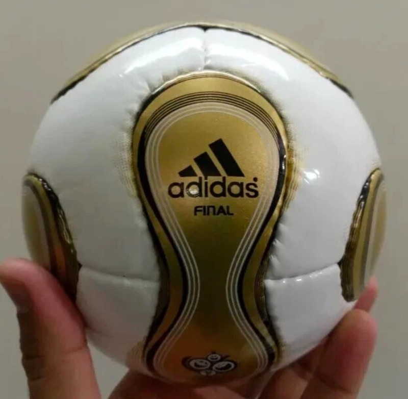 Adidas Teamgeist Mini Official Match Ball FIFA World Cup 2006 Berlin Size. 1 gallery