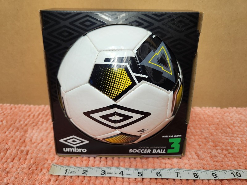 Umbro Soccer Ball Pivot Sz 3 Grass Training Youth Soccer Ball Age 9U NEW