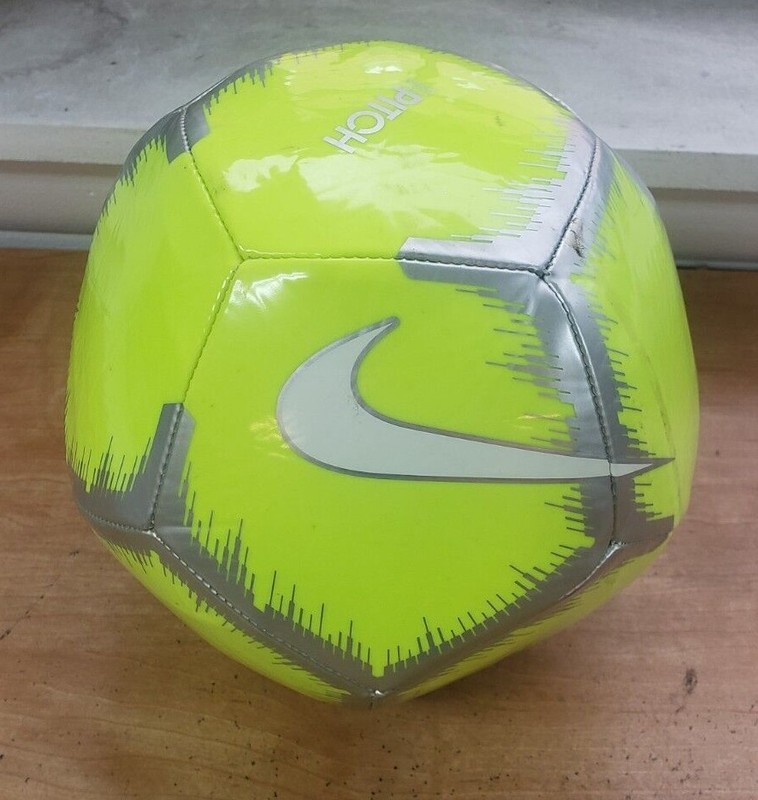 NIKE PITCH SOCCER BALL, VOLT/WHITE/BLACK, SIZE 3 *NEW WITHOUT BOX