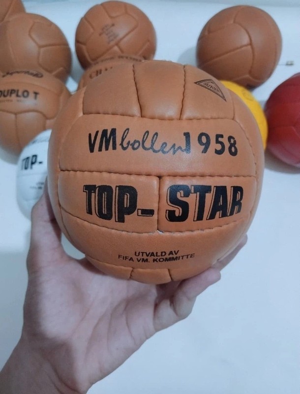 Adidas Historical Mini Balls Set 26 pcs World Cup 1930-2026 Collector Set Size1 gallery