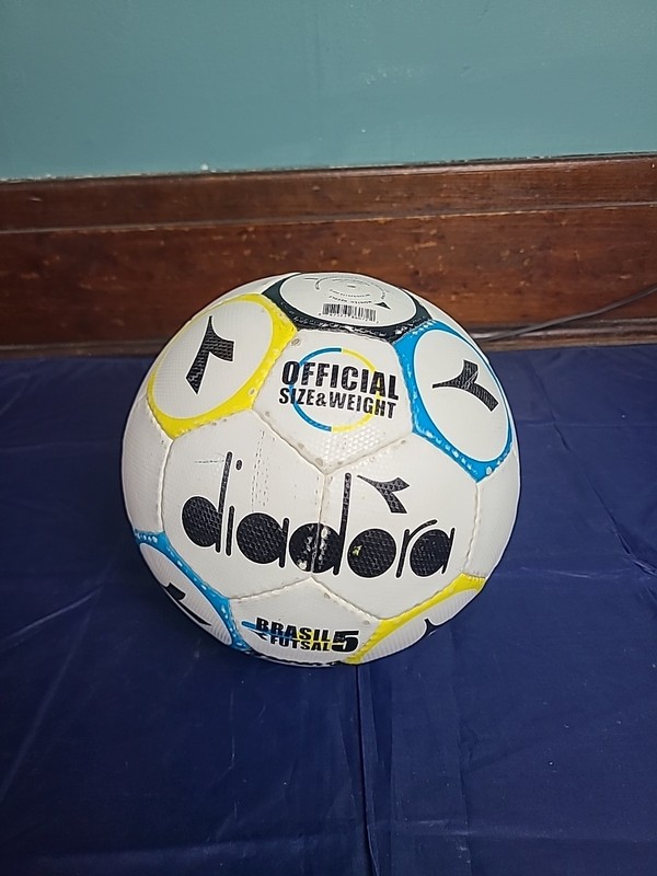 Diadora Brasil 5 Futsal Ball Court Soccer-Low Bounce