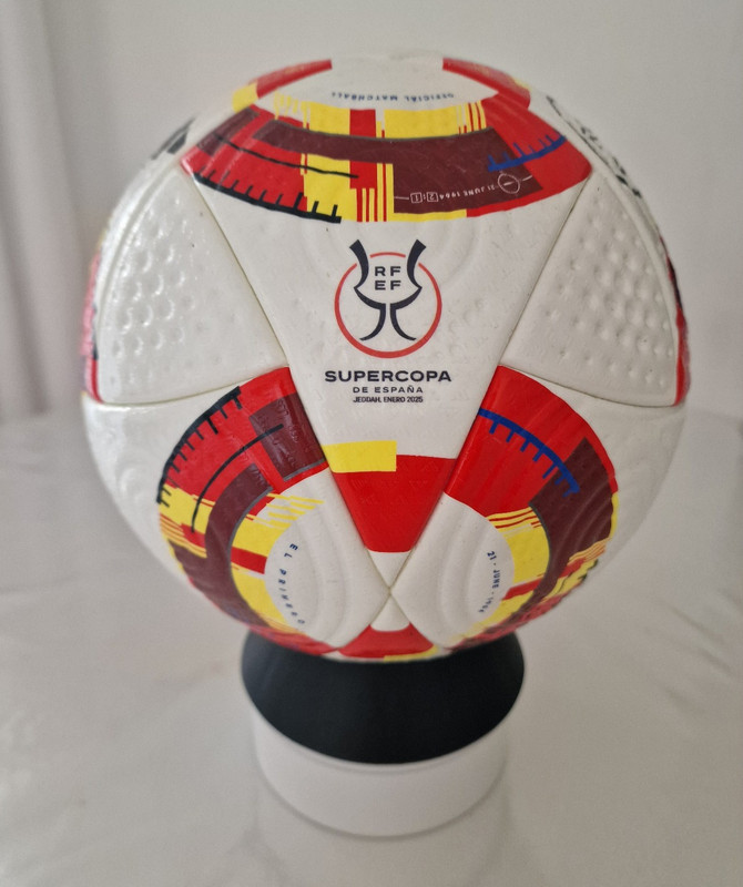 ADIDAS OFFICIAL MATCH BALL SUPER CUP 2025 FINAL REAL MADRID BARCELONA MATCHUSED