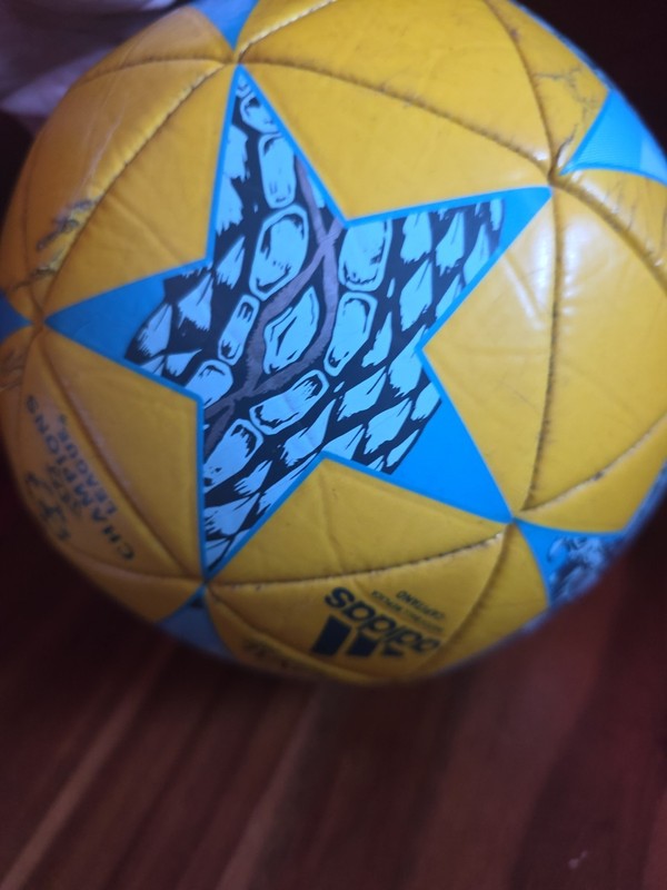 ADIDAS UEFA FINAL CARDIFF MATCH BALL REPLICA 2017 YELLOW BLUE CAPITANO Size 5 gallery