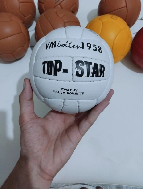 Adidas Historical Mini Balls Set 26 pcs World Cup 1930-2026 Collector Set Size1 gallery
