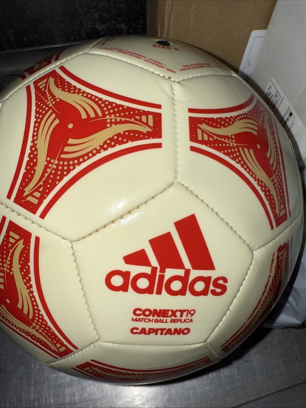 ADIDAS OFFICIAL MATCH BALL Replica CONEXT 19 Capitano.