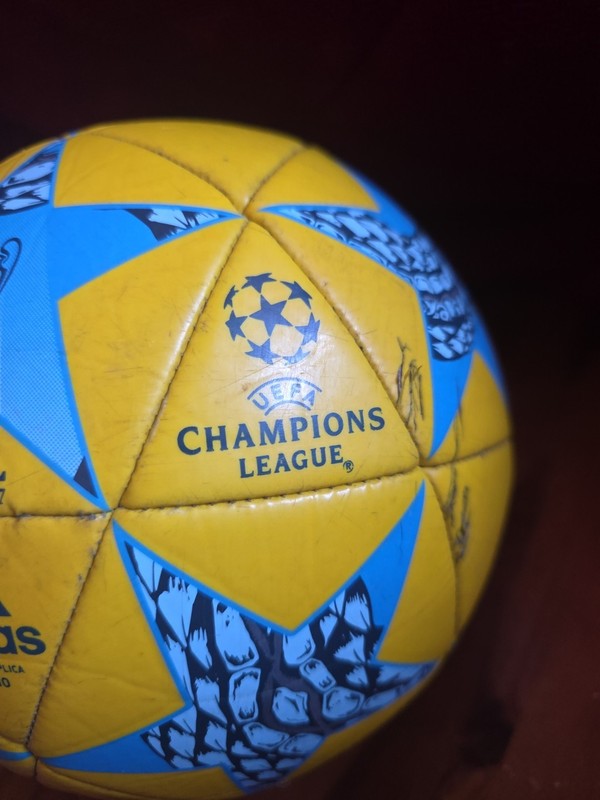 ADIDAS UEFA FINAL CARDIFF MATCH BALL REPLICA 2017 YELLOW BLUE CAPITANO Size 5 gallery