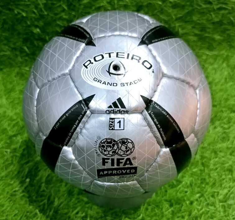 ADIDAS ROTEIRO Euro Cup 2004 NEW Portugal Match Ball Size 1