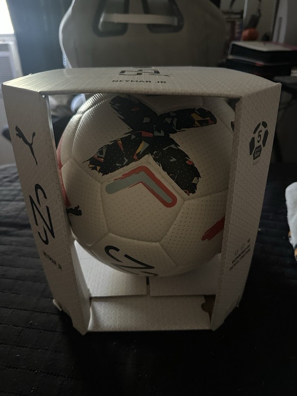 PUMA NEYMAR JR PERFORMANCE BALL SOCCER 084427-01 WHITE HOT HEAT SUN SIZE 5 NEW