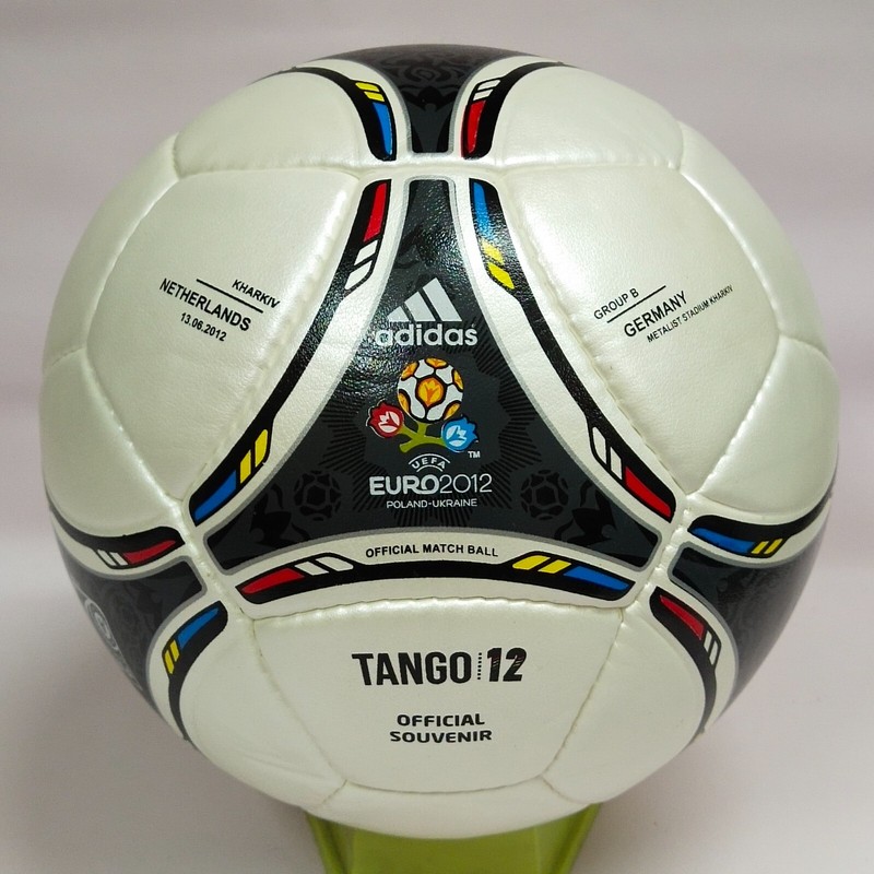 Tango 12 Match Euro POLAND UKRAINE 2012 SOCCER UEFA OFFICIAL BALL- Size 5
