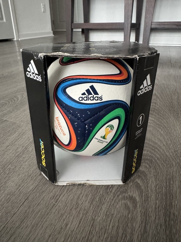 Adidas Brazuca FIFA World Cup Mini Ball 2014 Brasil With Display Box Size 1 NEW
