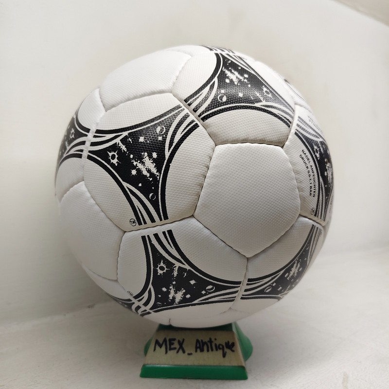 Adidas Questra Classico - official Ball - FIFA World Cup 1994 - Size 5 gallery