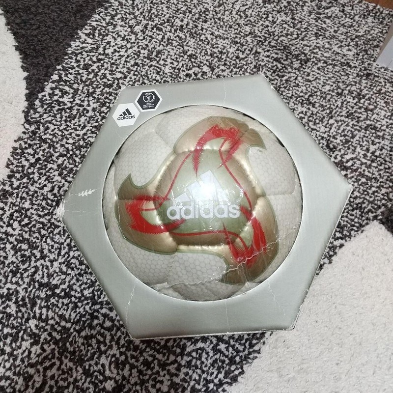Adidas FIFA World Cup 2002 Official Match Ball Fevernova Football Soccer NEW