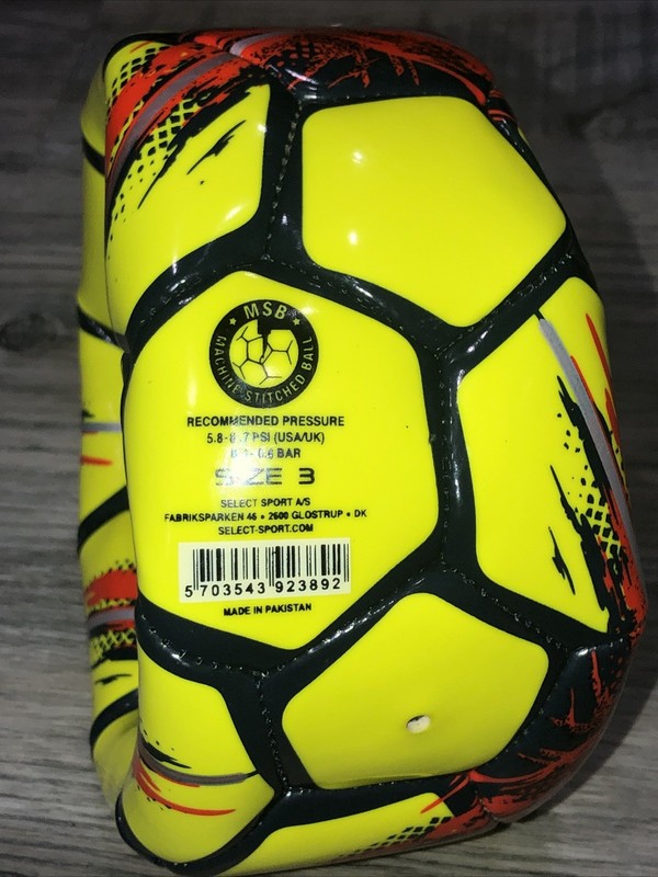Select Classic soccer ball size 3 - YELLOW gallery