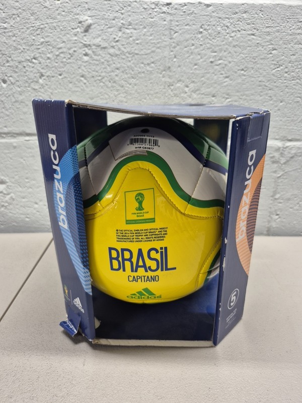 Adidas Brasil capitano Brasil World Cup 2014 Brazil FIFA Soccer Size 5