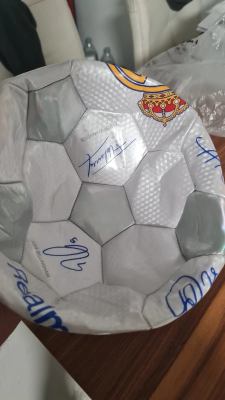 Real Madrid Size 5 Soccer Ball Printed Team autograph. Kroos, Modric, Vini Etc gallery