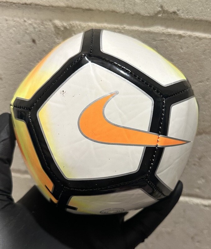 PITCH SOCCER BALL