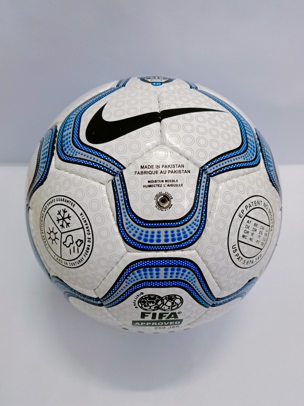 Nike Geo Merlin | 2000-2001 | UEFA Champions League Ball | Size 5 Rare Edition gallery