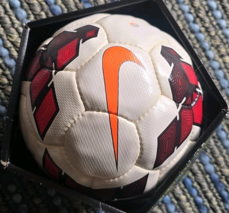 Nike Incyte FIFA Quality/FIFA Approved Size 5 Soccer Ball White/Orange